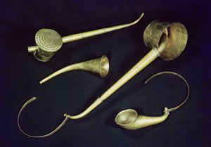 Instrumentos acústicos cornetas pertenecientes a Ludwig van Beethoven